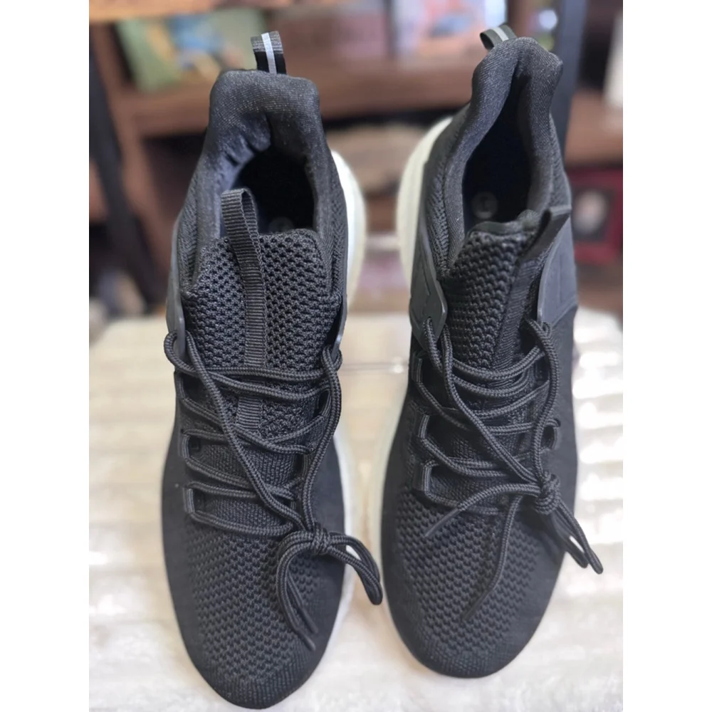 Women's Unbranded Black & White Athletic Sneakers US 10